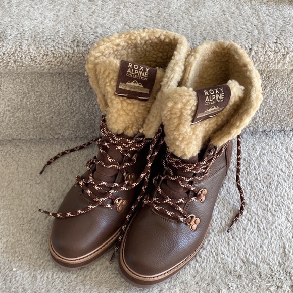 Roxy Alpine collection boots - Picture 2 of 5
